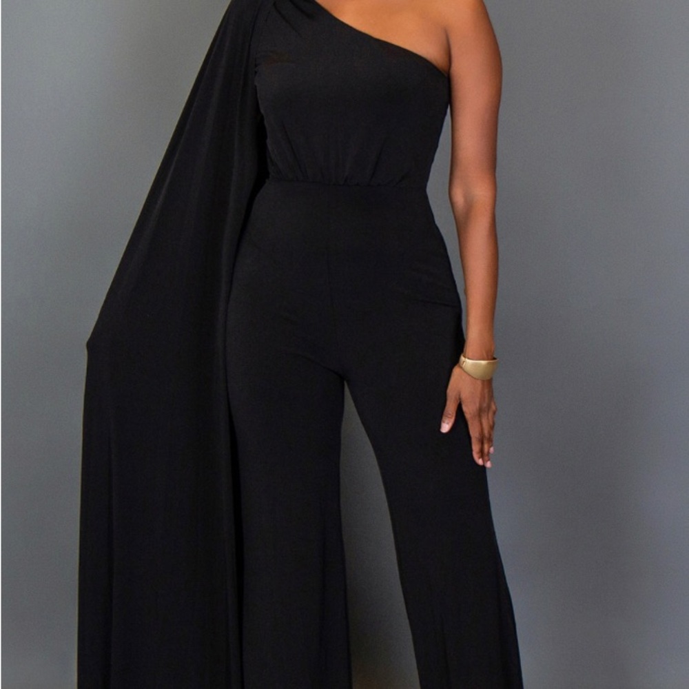 Elegant Black One-Shoulder Jumpsuit